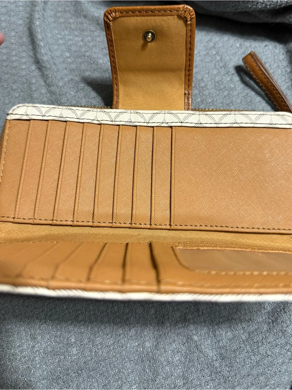 Vintage Fossil Madison Geometric Print Coated Canvas Zip Around Wristlet Wallet
